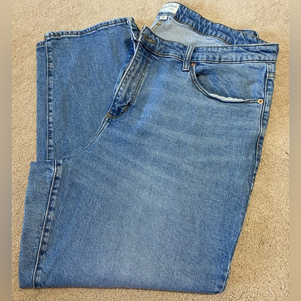 Universal Thread High Rise Slim Straight jeans